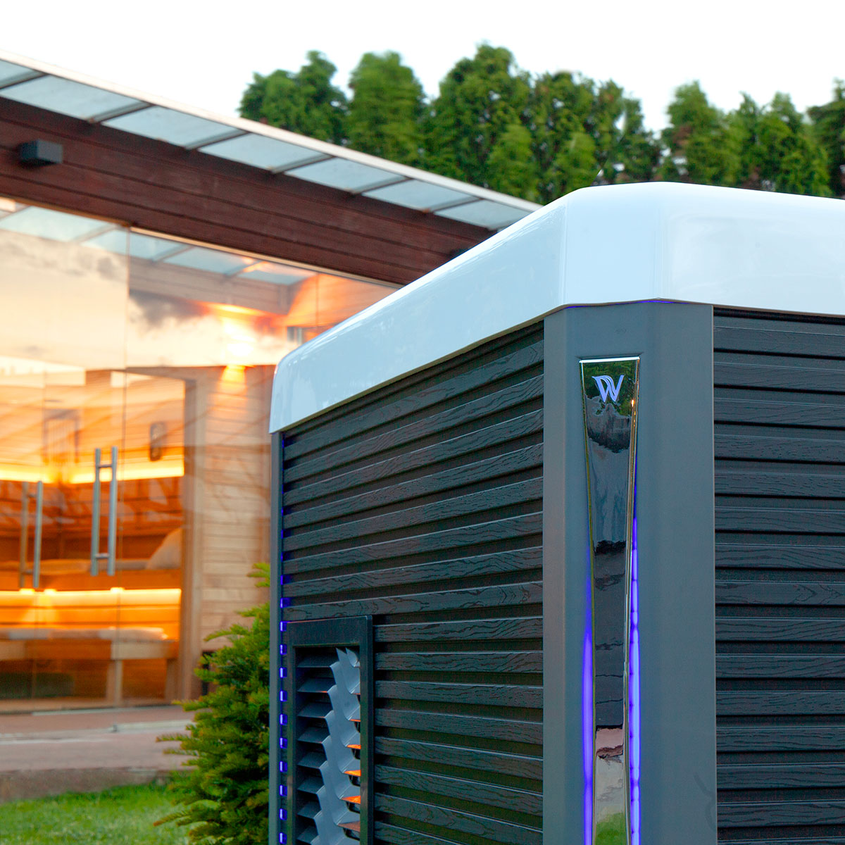 Iceland_cold_plunge-tub_lifestyle2